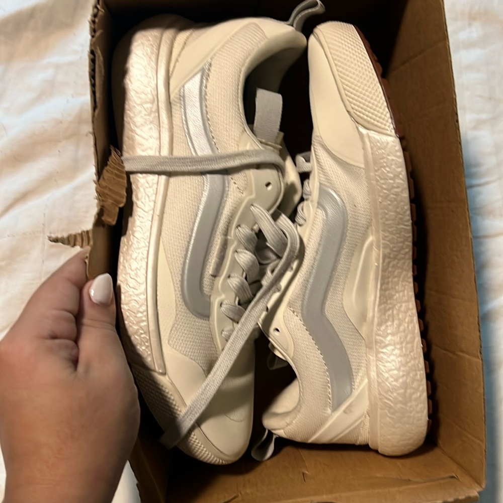 Vans ultrarange exo womens 5.5